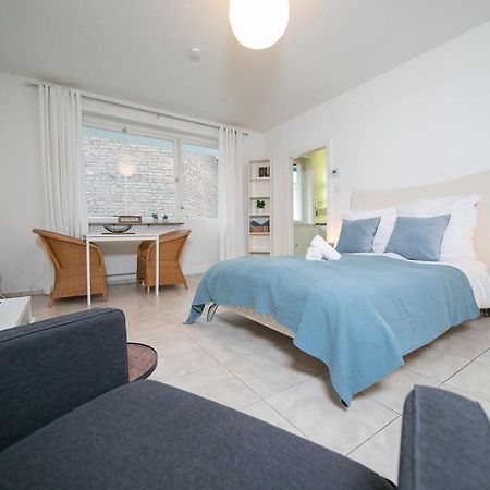 Apartment Blue - Zentral Und Gut Angebunden デュッセルドルフ エクステリア 写真